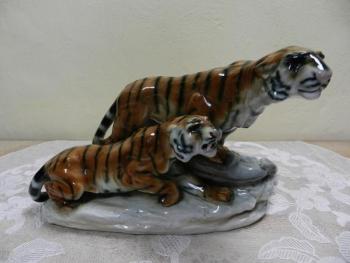 Obří sousoší, dva tygři - Amphora Teplice Obří sousoší, dva tygři - Amphora Teplice