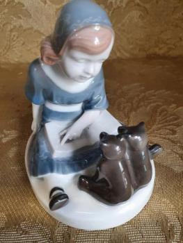 Děvče se dvěma medvídky - Rosenthal Děvče se dvěma medvídky - Rosenthal