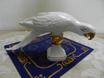 Větší zlacený porcelánový papoušek - Royal Dux Větší zlacený porcelánový papoušek - Royal Dux