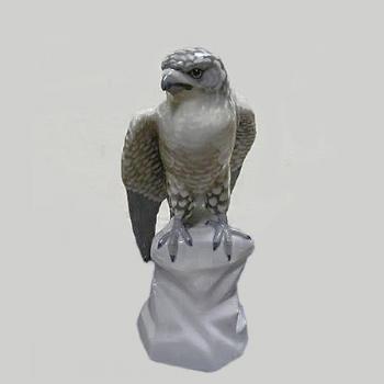 Porcelánová plastika sokola - Eichwald Porcelánová plastika sokola - Eichwald