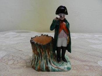 Porcelánová figurka vojáka (Napoleon) Dolní Chodov Porcelánová figurka vojáka (Napoleon) Dolní Chodov