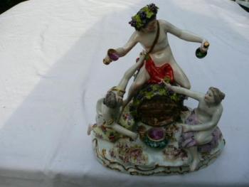 Sousoší porcelán-vináří Sousoší porcelán-vináří