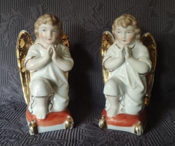 Svatá / sakrální porcelánová soška ( 2 ks ) Svatá / sakrální porcelánová soška ( 2 ks )